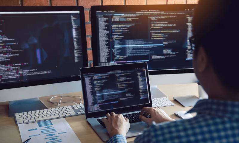 数据科学选型：R与Python如何赋能永德县网站建设？